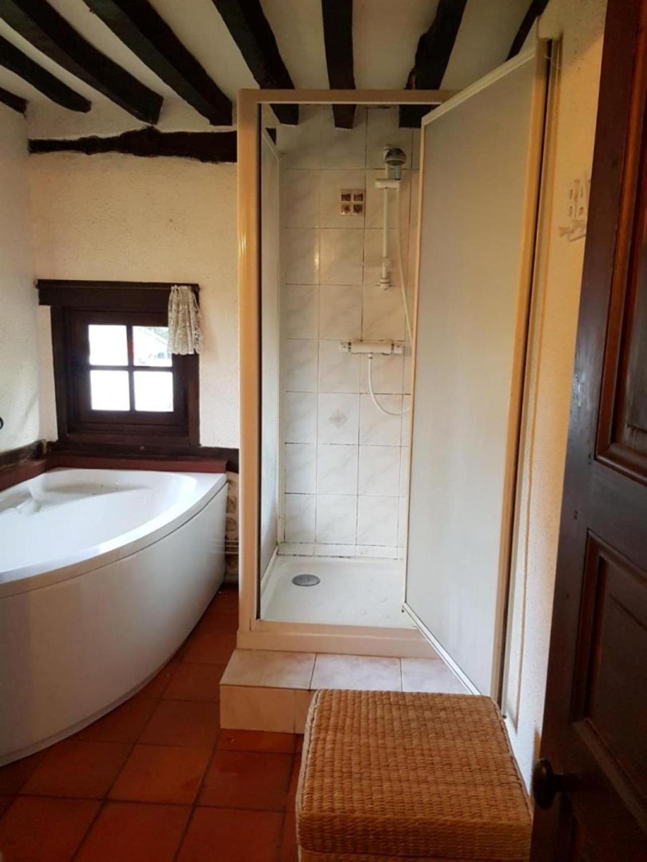 Chaumiere Familiale Weekend & Vacances Paisible Saint-Philbert-sur-Risle Exterior photo